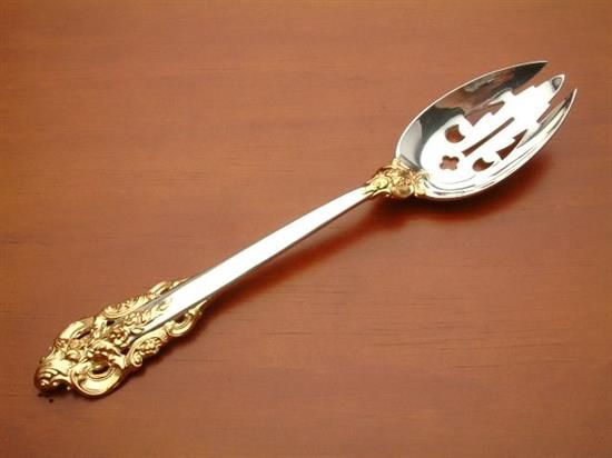 Picture of Pierced Tableserv.spn