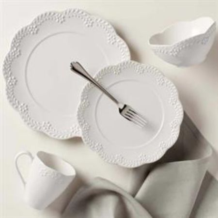 Picture for pattern Chelse Muse, Floral, Reactive White