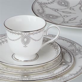 Picture for category Empire Pearl by Marchesa