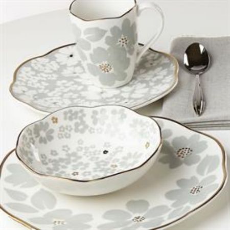 Picture for pattern Scattered Petals
